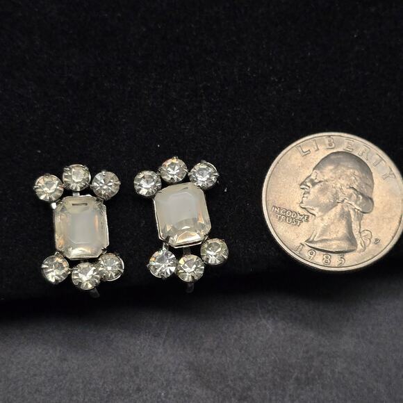 Weiss Clear White Givre Rhinestone Screw Back Earrings Vintage Glam Costume - Picture 2 of 6